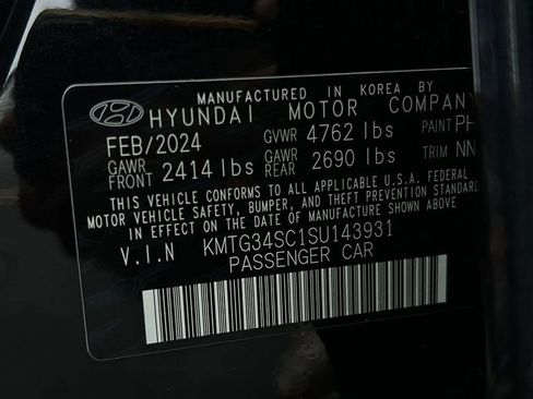 Used 2025 Genesis G70 2.5T RWD image 27