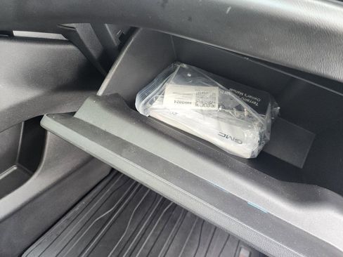 Used 2023 GMC Terrain SLE w/ Driver Convenience Package image 23