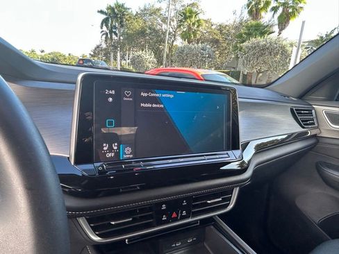 Used 2024 Volkswagen Atlas Cross Sport SE image 24