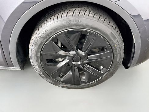 Used 2024 Tesla Model Y Long Range RWD image 37