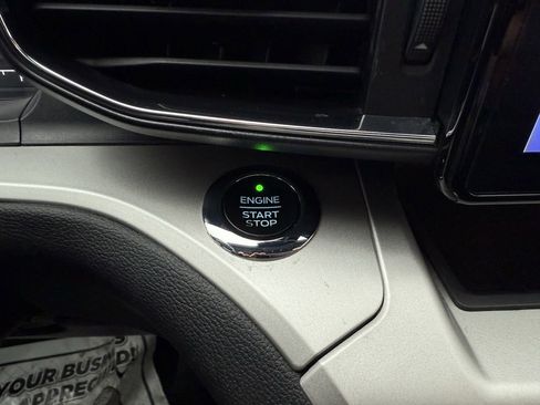 Used 2021 Ford Explorer XLT w/ Equipment Group 202A image 19