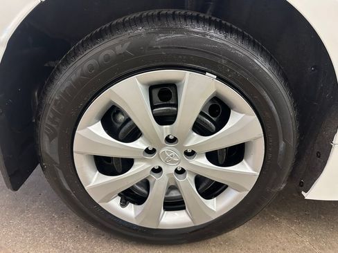 Used 2025 Toyota Corolla LE FWD image 30