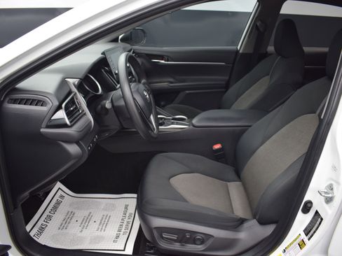 Used 2022 Toyota Camry LE image 13
