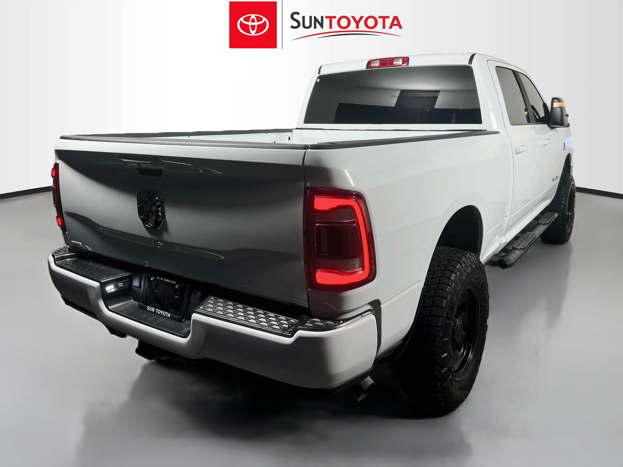 Used 2024 RAM 2500 Big Horn w/ Sport Appearance Package AWD/4WD image 4