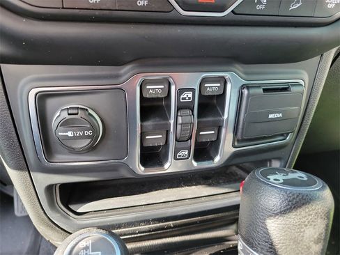 Used 2019 Jeep Wrangler Unlimited Sport S image 40