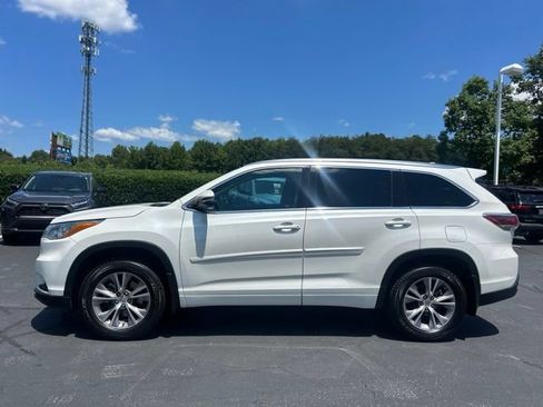 Used 2014 Toyota Highlander XLE AWD/4WD image 12