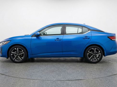 Used 2025 Nissan Sentra SV image 5