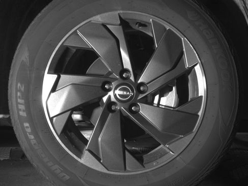 Used 2025 Nissan Rogue SV AWD/4WD image 13