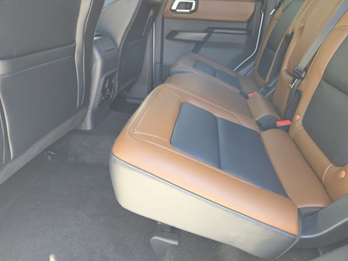 Used 2024 Ford Bronco Outer Banks image 32