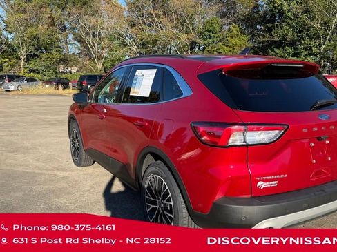Used 2022 Ford Escape Titanium w/ Titanium Premium Package image 9