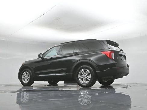 Used 2024 Ford Explorer XLT RWD image 47