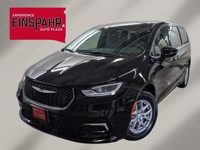 New 2026 Chrysler Pacifica Select