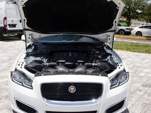 Used 2019 Jaguar XJ L Portfolio RWD image 34