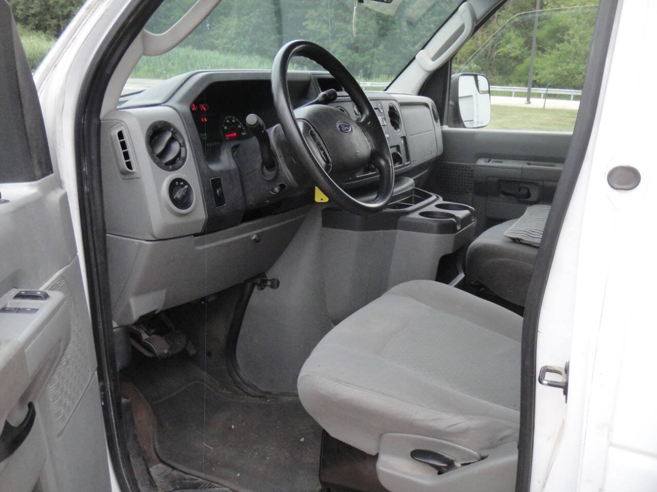 Used 2012 Ford E-350 and Econoline 350 XLT RWD image 8