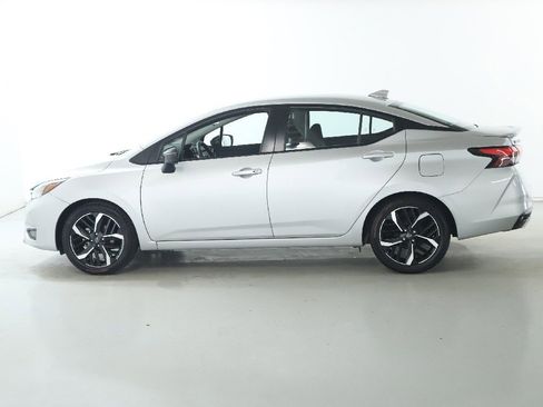 Used 2024 Nissan Versa SR image 37