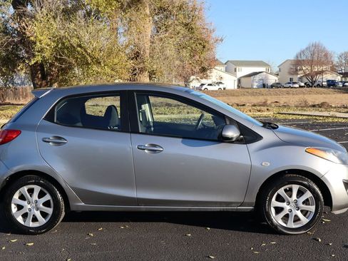 Used 2012 MAZDA MAZDA2 Touring image 3