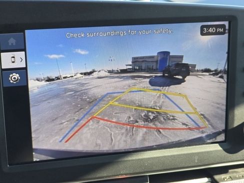 Used 2025 Hyundai Elantra Blue image 10