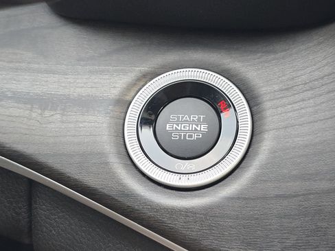 Certified 2023 Jeep Grand Cherokee Limited w/ Luxury Tech Group II image 12