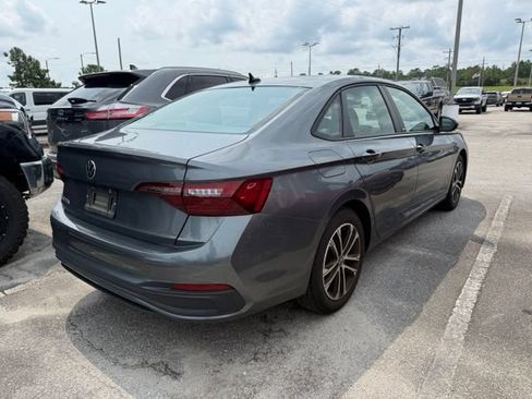 Used 2024 Volkswagen Jetta Sport FWD image 3