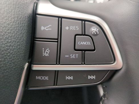 New 2026 Toyota Highlander XLE image 13