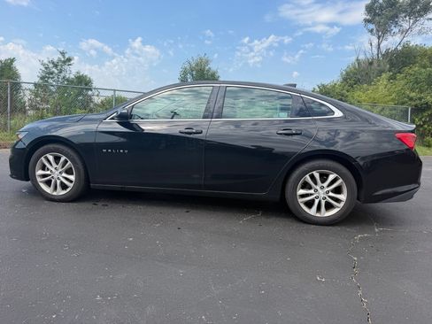 Used 2016 Chevrolet Malibu LT w/ Leather Package FWD image 9