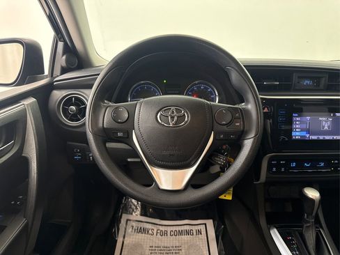 Used 2018 Toyota Corolla LE image 28