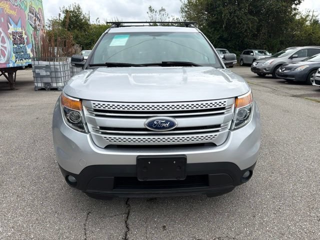 Used 2015 Ford Explorer XLT w/ Equipment Group 201A AWD/4WD image 2