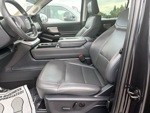 Used 2025 Ford Expedition Max Active RWD image 10