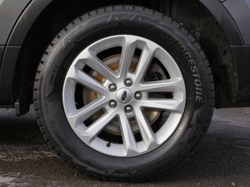 Certified 2017 Ford Explorer XLT w/ Equipment Group 202A image 15