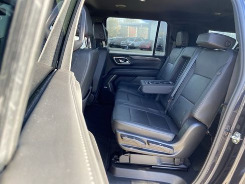 Used 2023 Chevrolet Suburban LT image 15