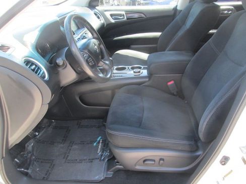Used 2015 Nissan Pathfinder SV AWD/4WD image 9