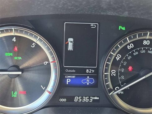 Used 2020 Lexus LX 570 4WD w/ Luxury Package image 21