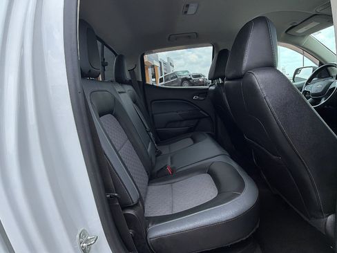 Used 2017 Chevrolet Colorado Z71 AWD/4WD image 18