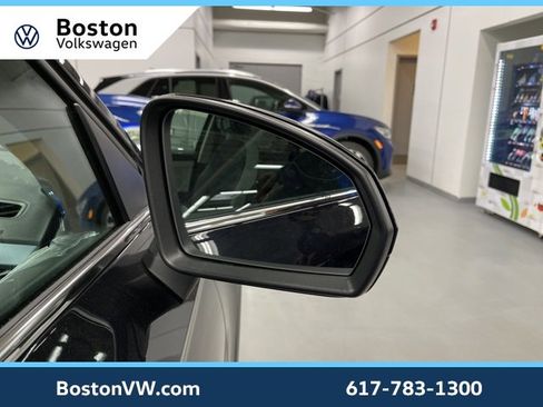 New 2026 Volkswagen Taos SE image 12