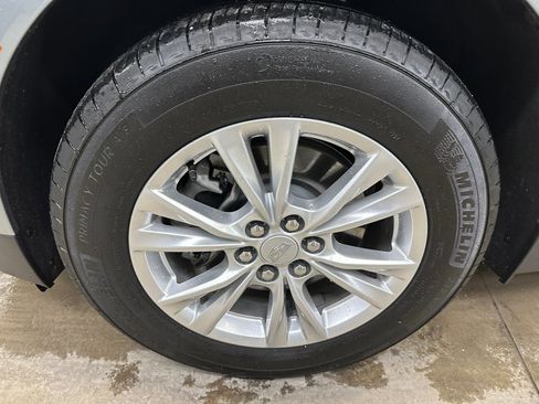 Certified 2024 Cadillac XT5 Luxury image 39