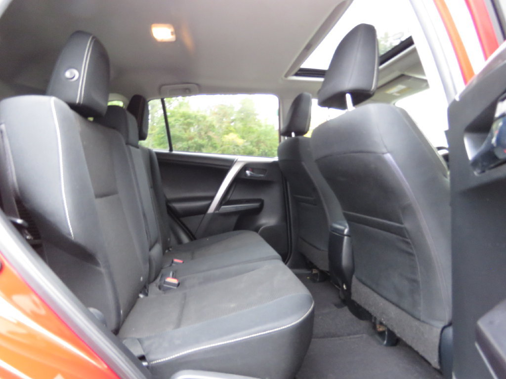 Used 2017 Toyota RAV4 XLE w/ Carpet Mat Package AWD/4WD image 16