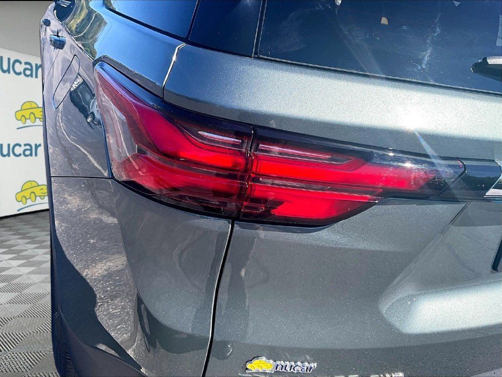 Used 2023 Chevrolet Traverse LT AWD/4WD image 34