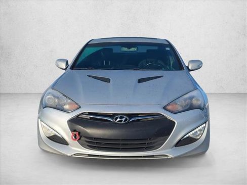 Used 2016 Hyundai Genesis Coupe 3.8 image 2
