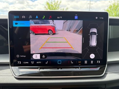 Certified 2025 Volkswagen Tiguan SE image 22