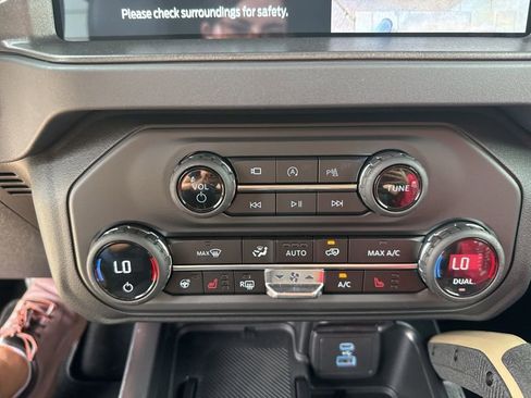 New 2025 Ford Bronco Badlands AWD/4WD image 38