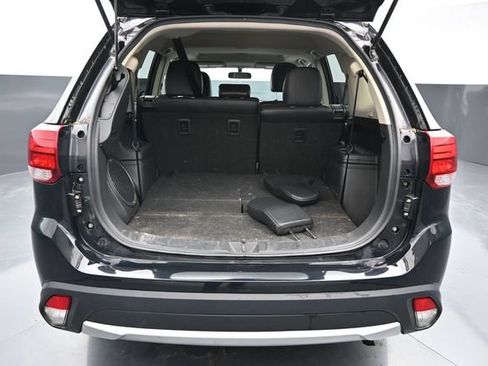 Used 2016 Mitsubishi Outlander AWD image 9