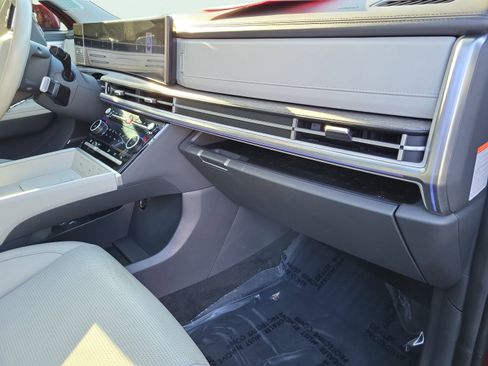 Used 2025 Hyundai Santa Fe Limited image 21