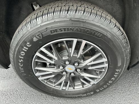 Used 2026 Chevrolet Traverse LT AWD/4WD image 9