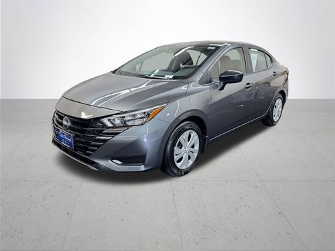 Used 2025 Nissan Versa S w/ Trunk Package FWD image 2