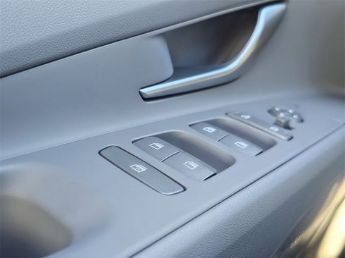 Certified 2026 Hyundai Elantra Sport image 12