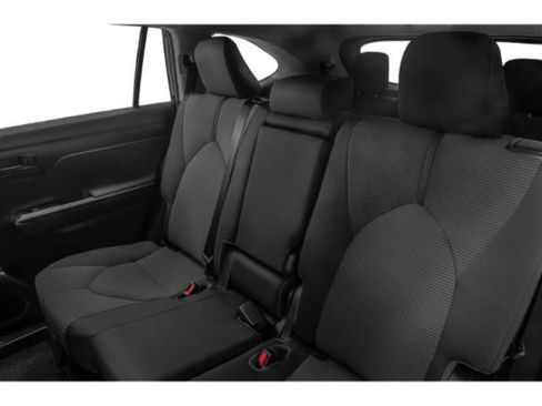 Used 2021 Toyota Highlander L FWD image 13