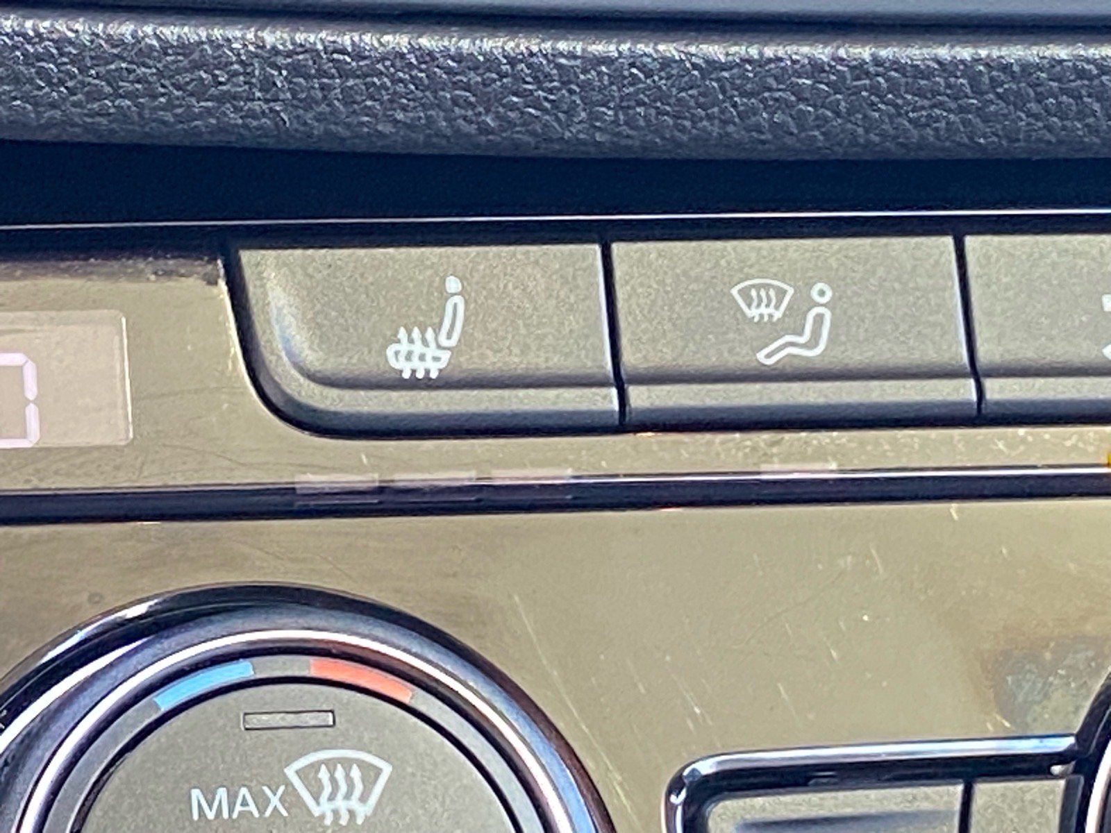 Certified 2024 Volkswagen Jetta SE FWD image 16