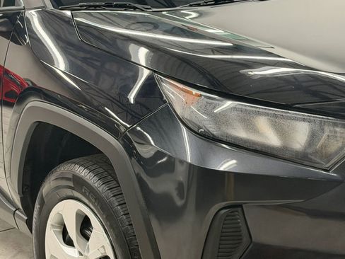 Used 2021 Toyota RAV4 LE w/ Carpet Mat Package (TMS) AWD/4WD image 6