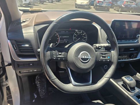 Used 2023 Nissan Rogue SV w/ SV Premium B Package FWD image 25