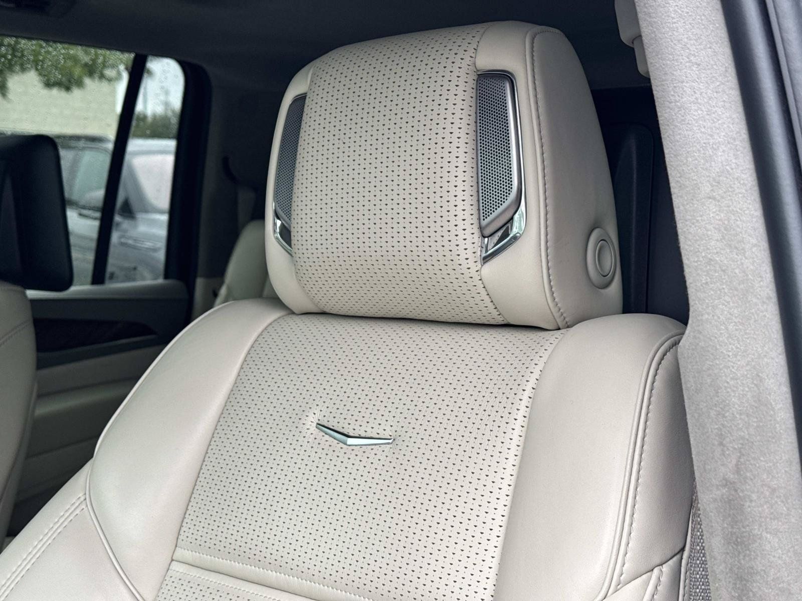 Used 2024 Cadillac Escalade ESV Premium Luxury Platinum AWD/4WD image 13